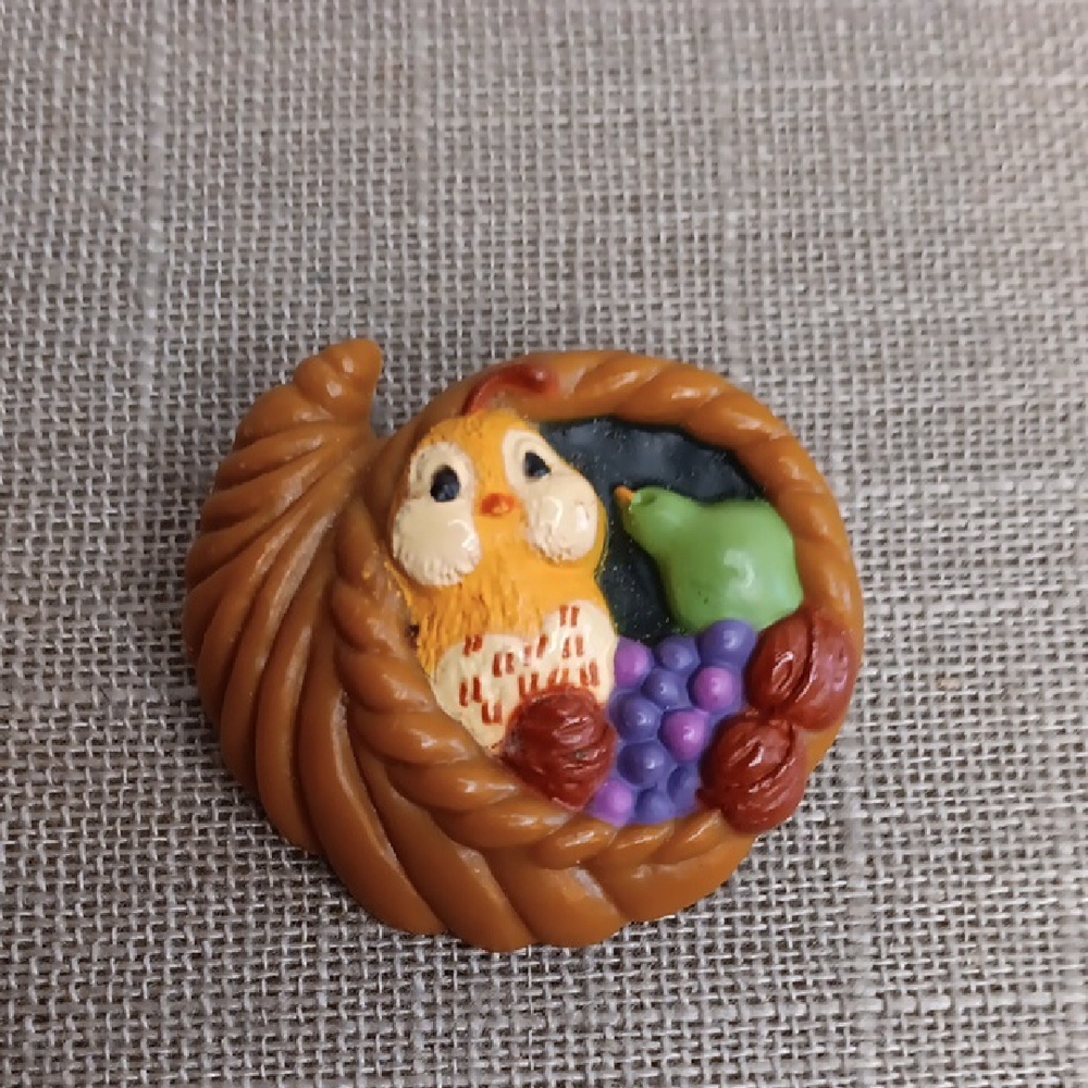 Hallmark Autumn Theme Cornucopia Plastic Pin Vintage 1986